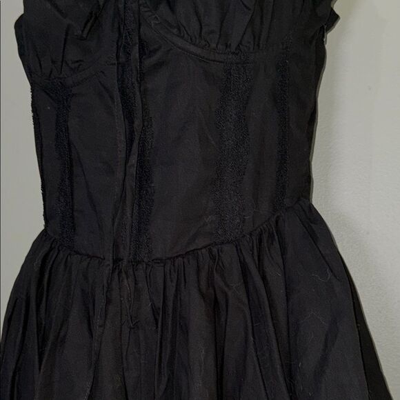 FOREVER 21
Lace-Trim Bow Bustier Mini Dress Small - Picture 4 of 13